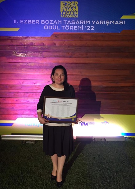 Ezber Bozan Tasarım Yarışmasından Ödül